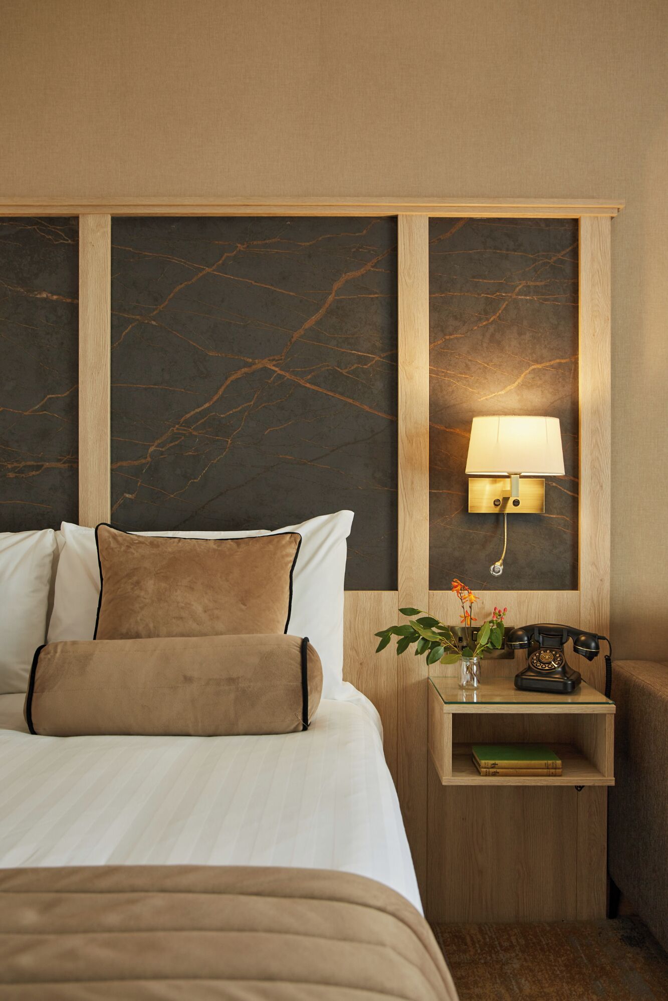 deluxe double room | 1 bedroom, in-room safe, soundproofing, iron/ironing board