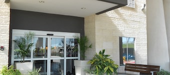 Holiday Inn Express and Suites Corpus Christi North by IHG
