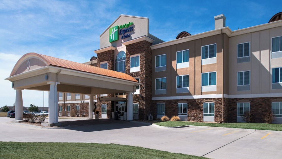 Holiday Inn Express & Suites Wichita Northwest by IHG