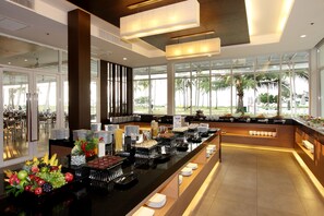 Daily buffet breakfast (THB 450 per person)