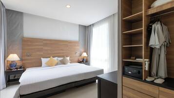 Villa | 1 slaapkamer, een kluis op de kamer, een bureau