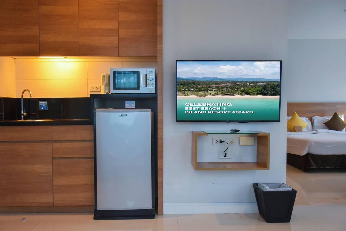 suite | 1 bedroom, in-room safe, desk, blackout curtains