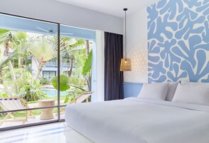 Deluxe Double - Poolside | Premium bedding, minibar, in-room safe, blackout drapes