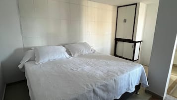 8 bedrooms, down duvets, individually decorated, blackout curtains