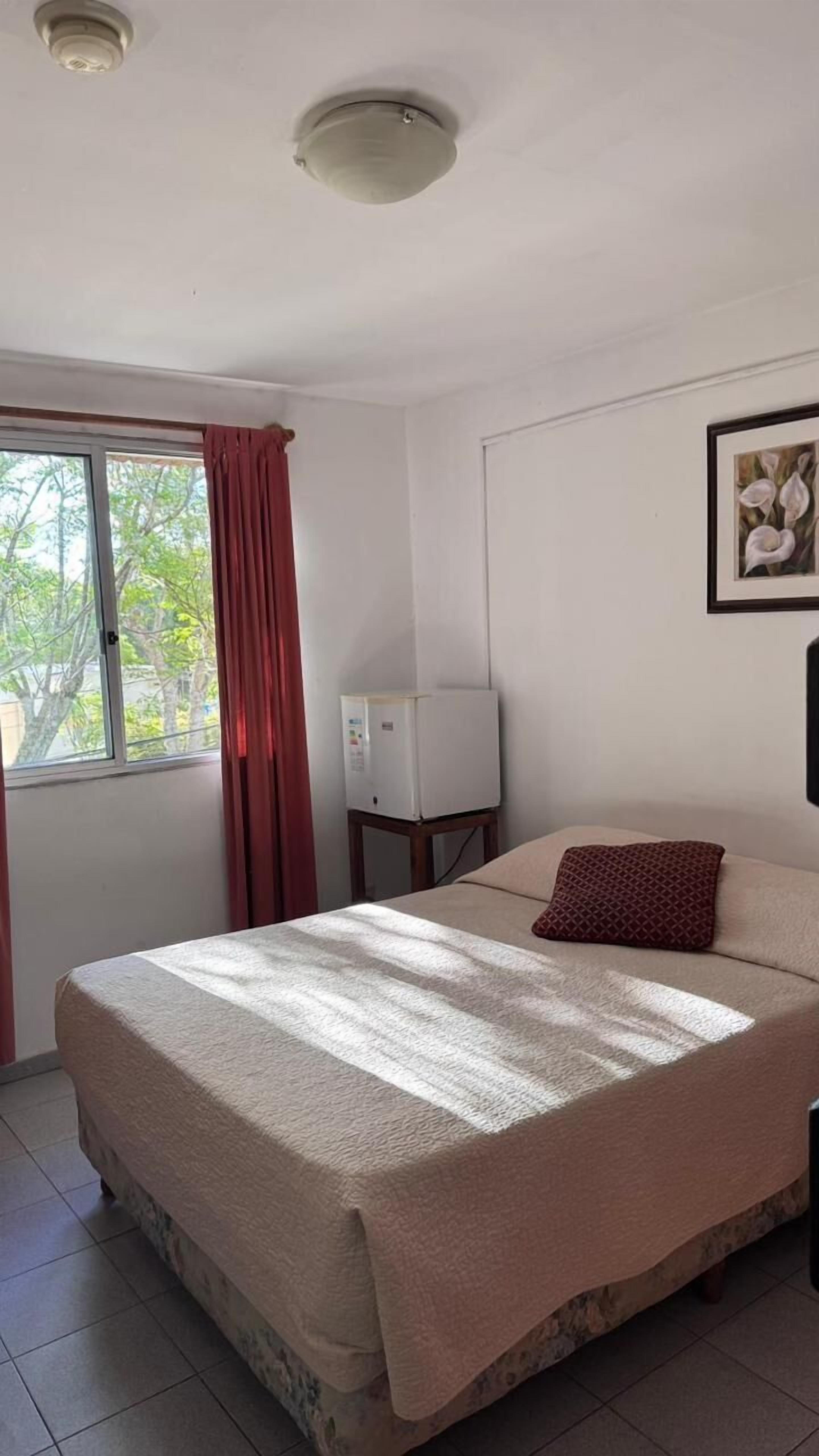 8 chambres, couette en duvet d'oie, minibar, décoration personnalisée