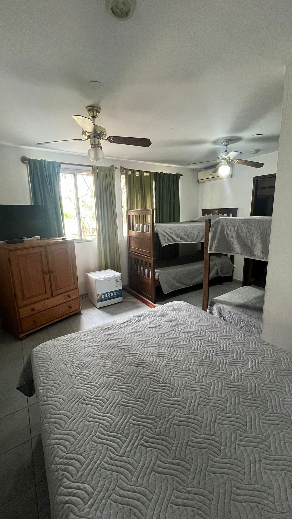 Quarto casal ou duplo família | 8 quartos, edredons de pluma, frigobar, individualmente decorados