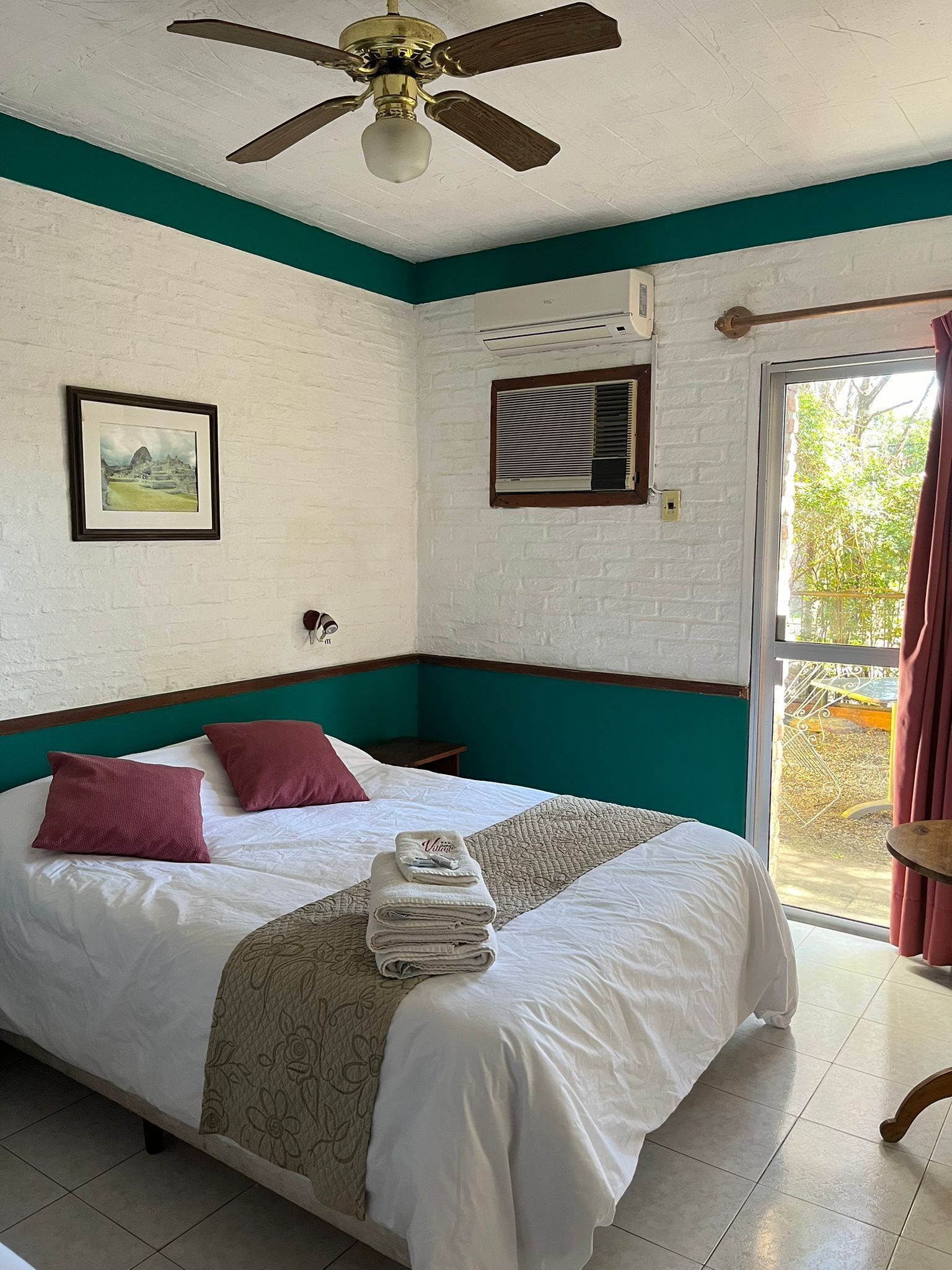 8 chambres, couette en duvet d'oie, minibar, décoration personnalisée