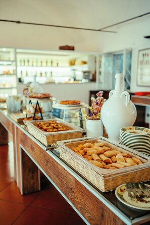 Free daily buffet breakfast  - Masseria Macchia & Relais San Pio (Pisticci)