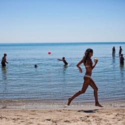 Private beach, free beach shuttle, sun loungers, beach umbrellas