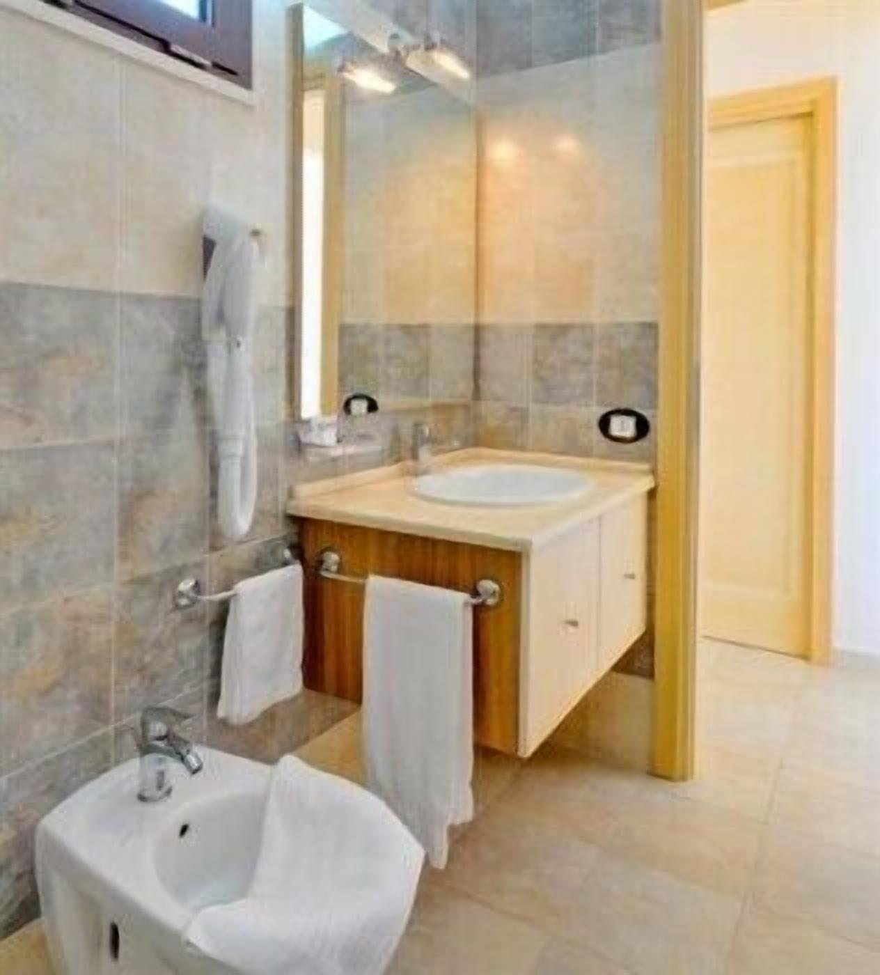 Doppia uso singolo | Bagno | Asciugacapelli, asciugamani