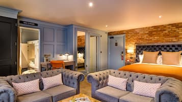 Clocktower Family Suite | Hypo-allergenic bedding, free minibar items, in-room safe, desk