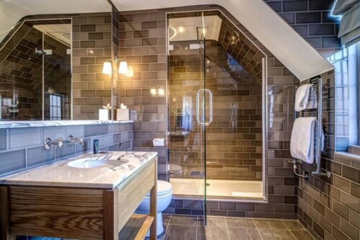 free toiletries, hair dryer, towels