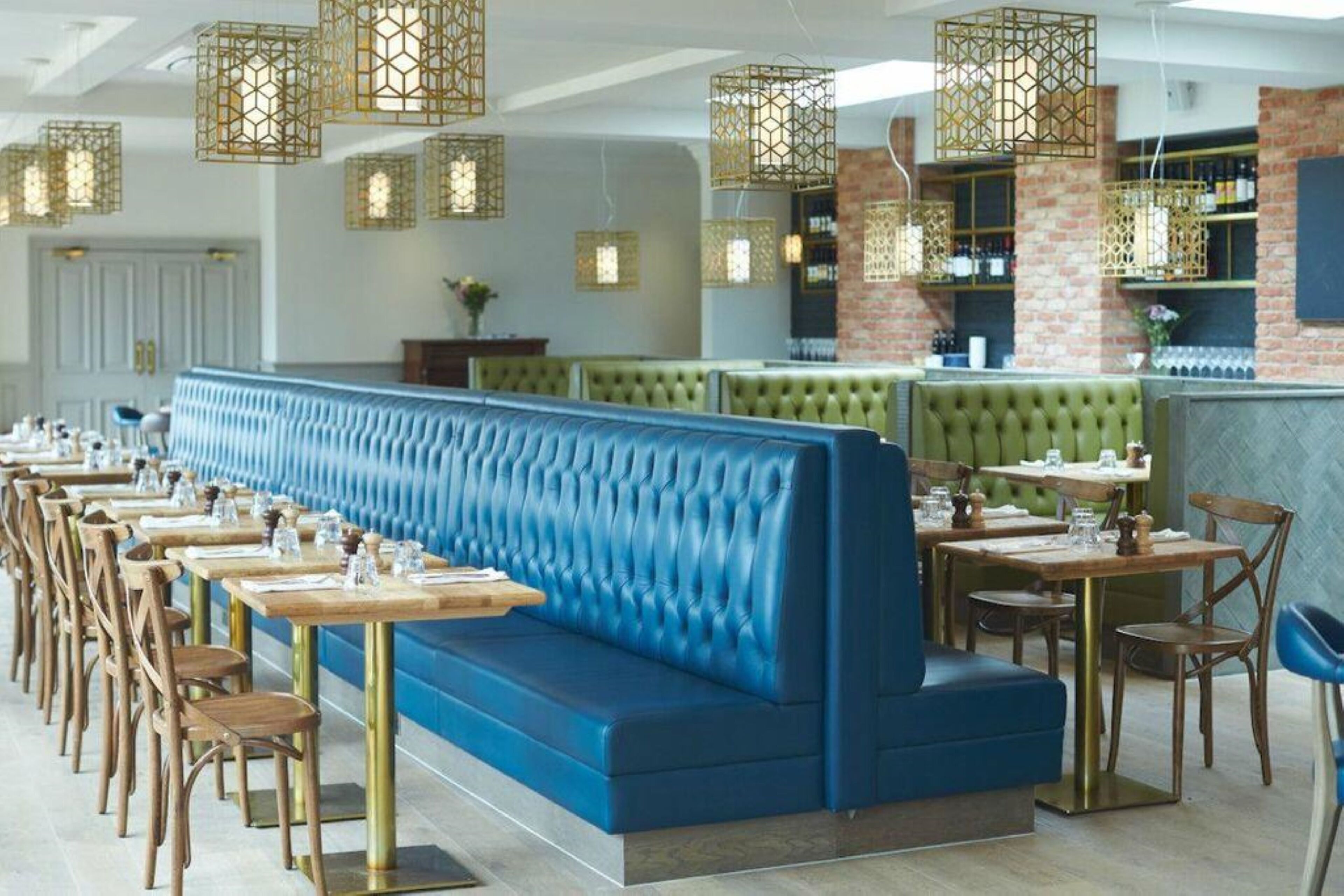 Daily cooked-to-order breakfast (GBP 17.50 per person)