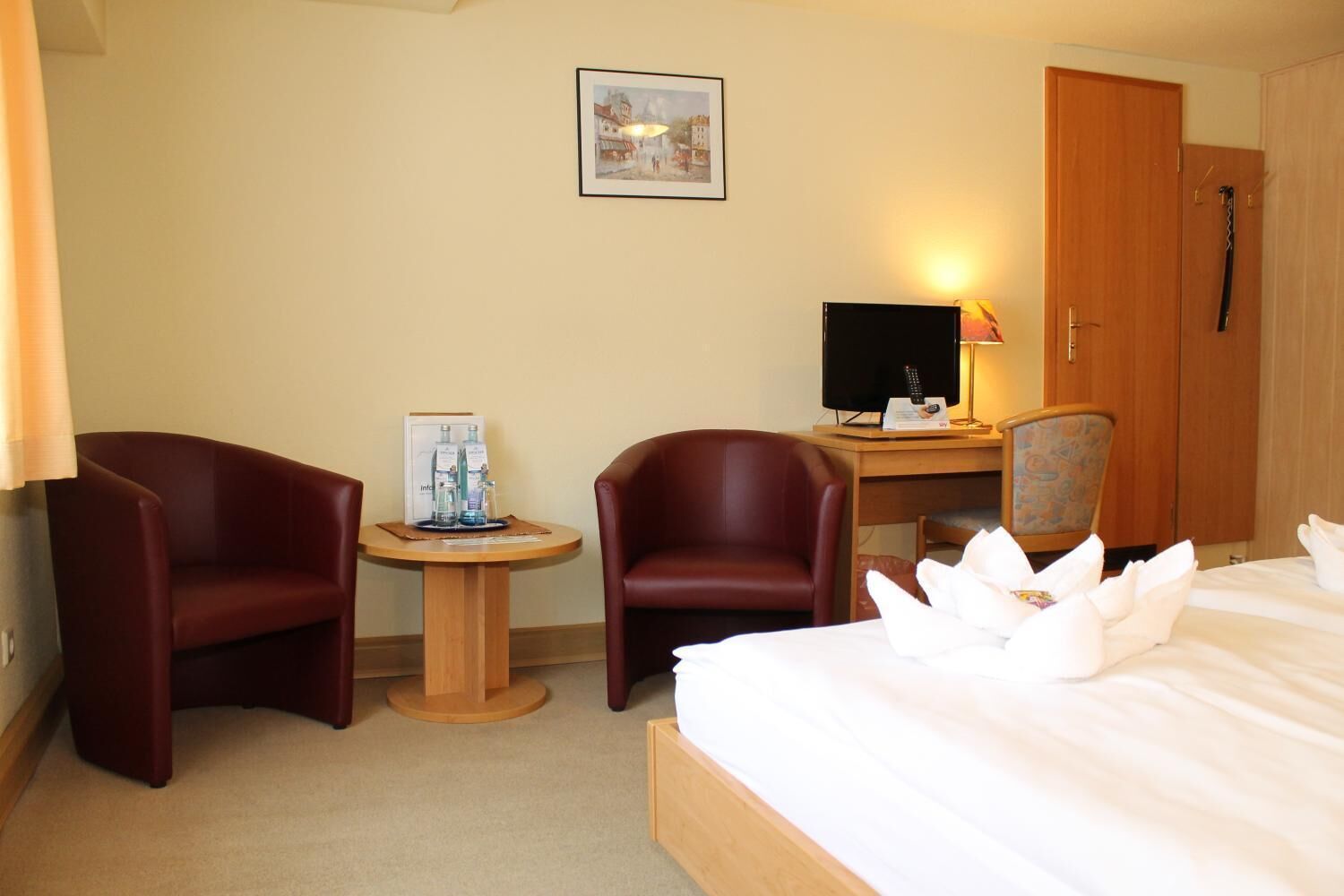 premium bedding, pillow-top beds, free cots/infant beds, free wifi