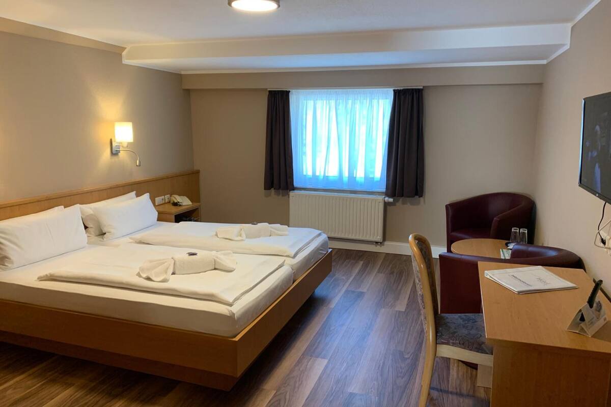 premium bedding, pillow-top beds, free cots/infant beds, free wifi