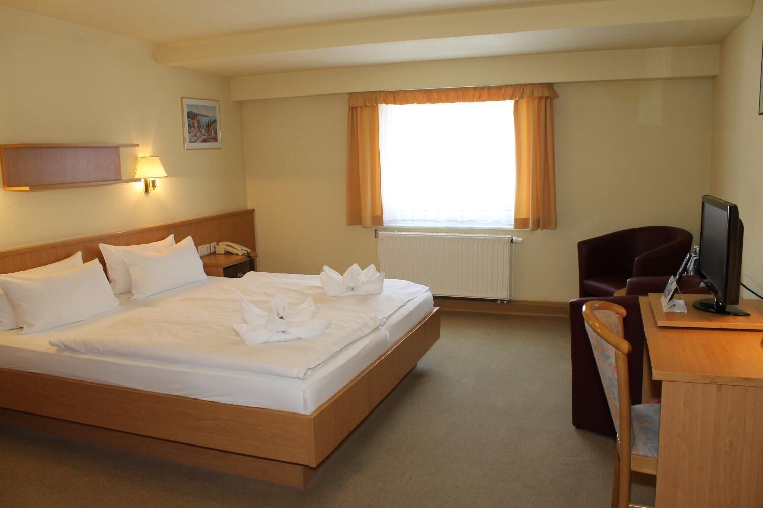 premium bedding, pillow-top beds, free cots/infant beds, free wifi