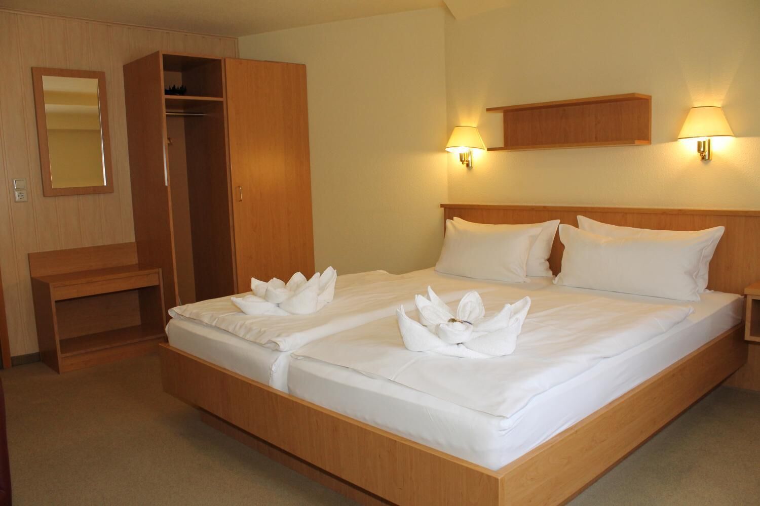 premium bedding, pillow-top beds, free cots/infant beds, free wifi