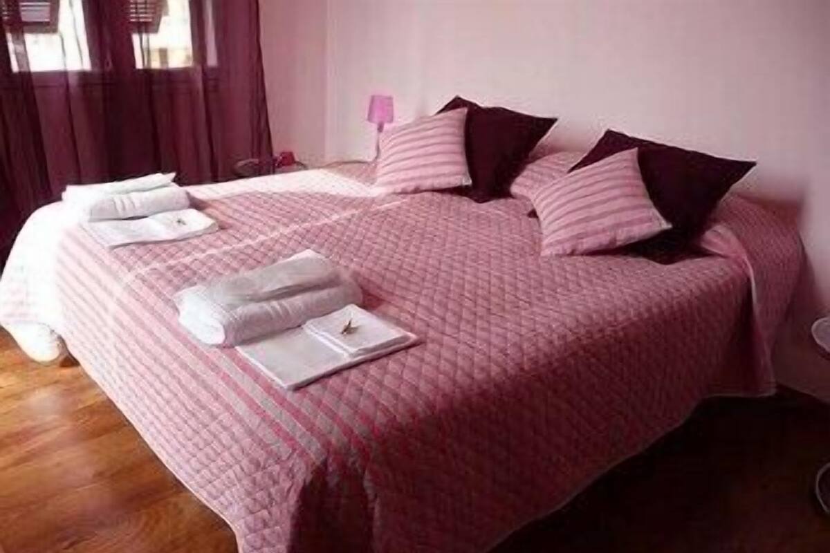 Double Room | Iron/ironing board, rollaway beds, free WiFi