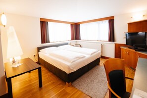 Family Room | In-room safe, desk, iron/ironing board, free cribs/infant beds - Hotel Liebmann (Lassnitzhoehe)