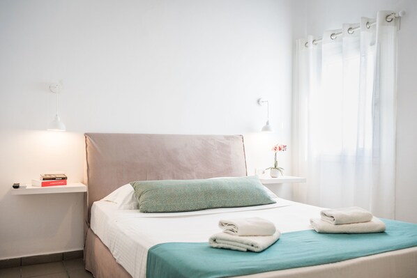 Standard Room | Soundproofing, free cribs/infant beds, rollaway beds, free WiFi