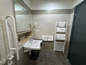 Comfort Quadruple Room, Accessible | Bathroom | Shower, free toiletries, hair dryer, towels