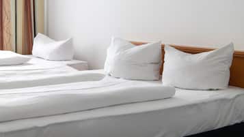Quadruple Room | Hypo-allergenic bedding, desk, blackout drapes, iron/ironing board