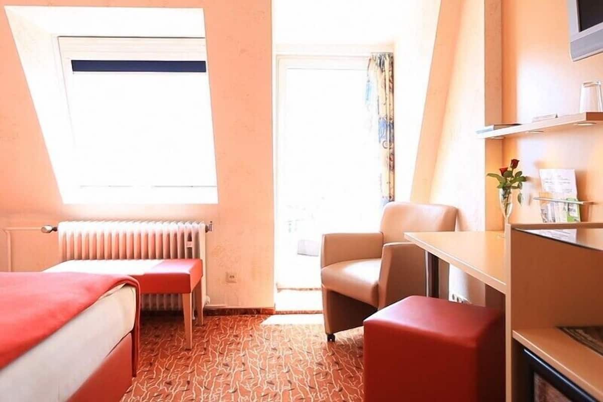 Bureau, rideaux occultants, chambres insonorisées, Wi-Fi gratuit