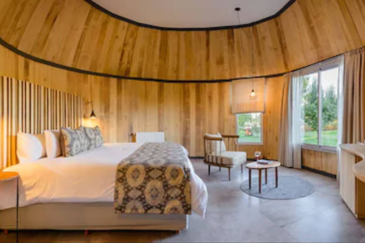 Premium bedding, pillowtop beds, in-room safe, individually decorated