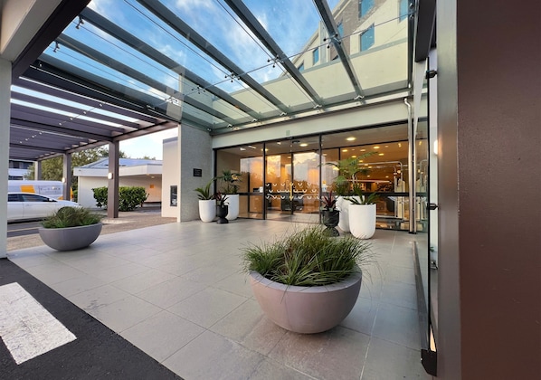 Property entrance - Sudima Auckland Airport (Auckland)