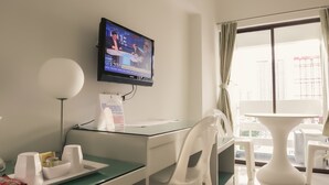 Deluxe Double Room | Room amenity - A-2 House (Bangkok)