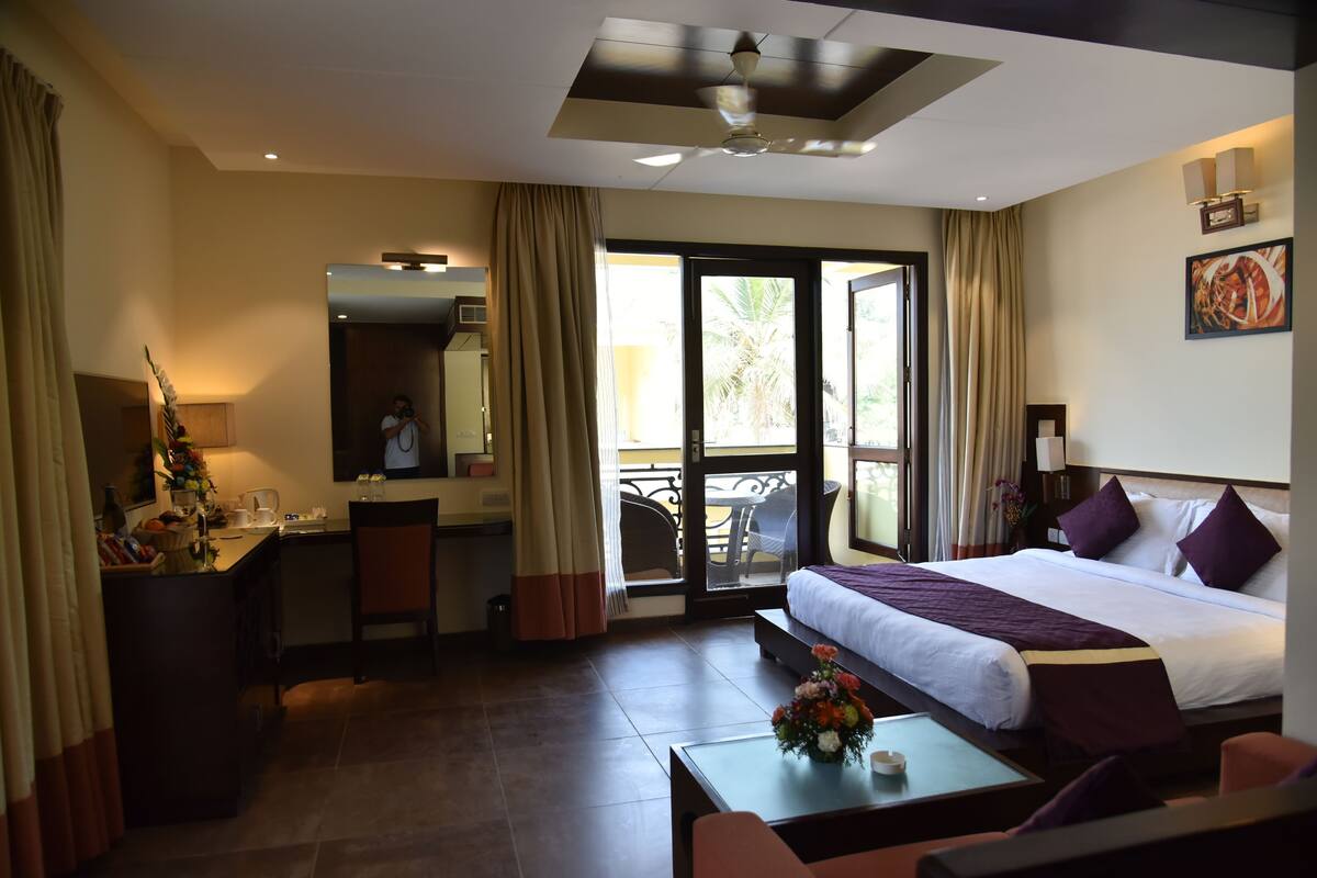 Premium bedding, memory-foam beds, minibar, in-room safe