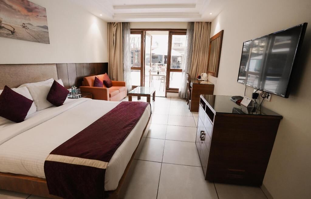 Literie de qualité supérieure, matelas mémoire de forme, minibar