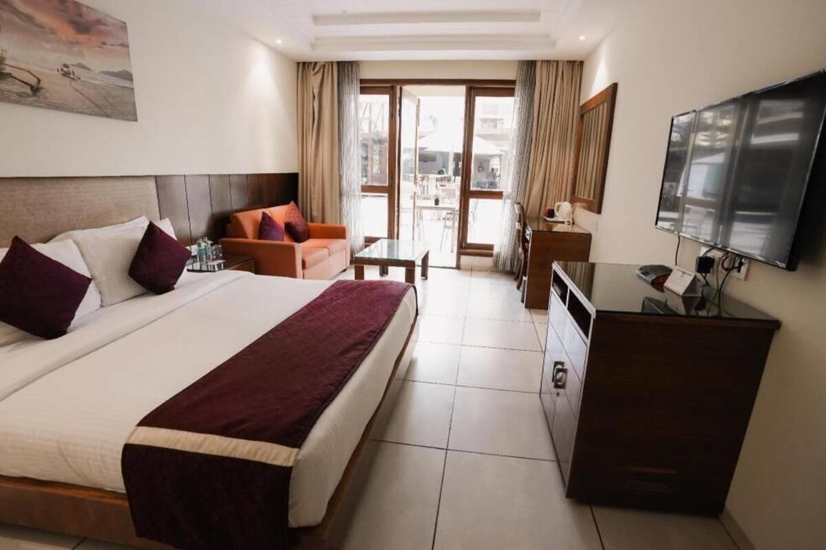 Premium bedding, memory-foam beds, minibar, in-room safe