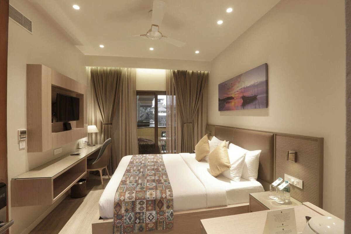 Premium bedding, memory foam beds, minibar, in-room safe