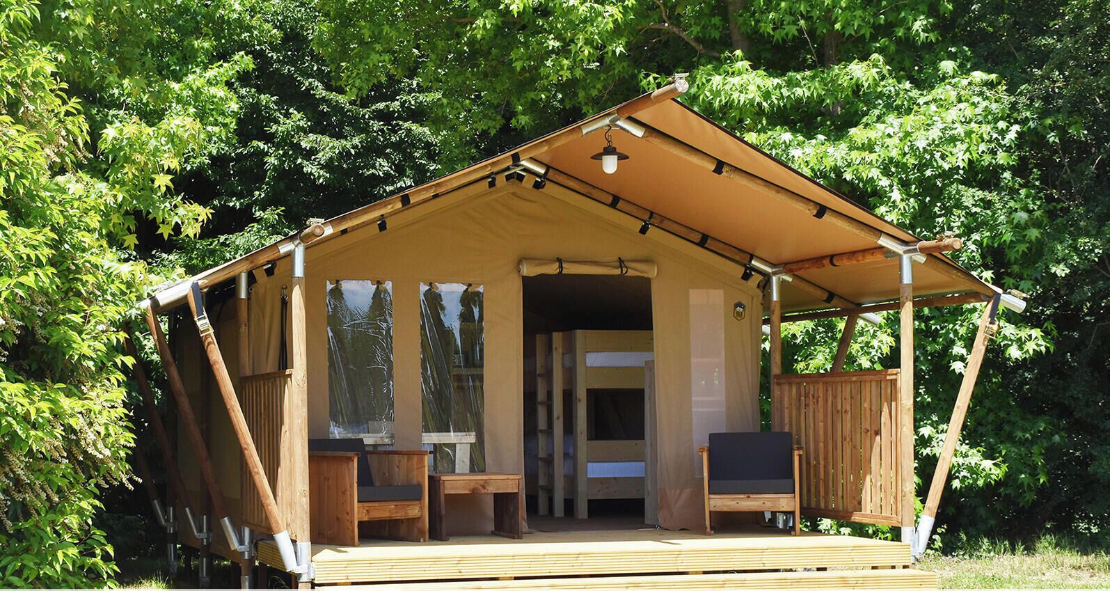 Familienzelt | Allergikerbettwaren, Daunenbettdecken, Schreibtisch