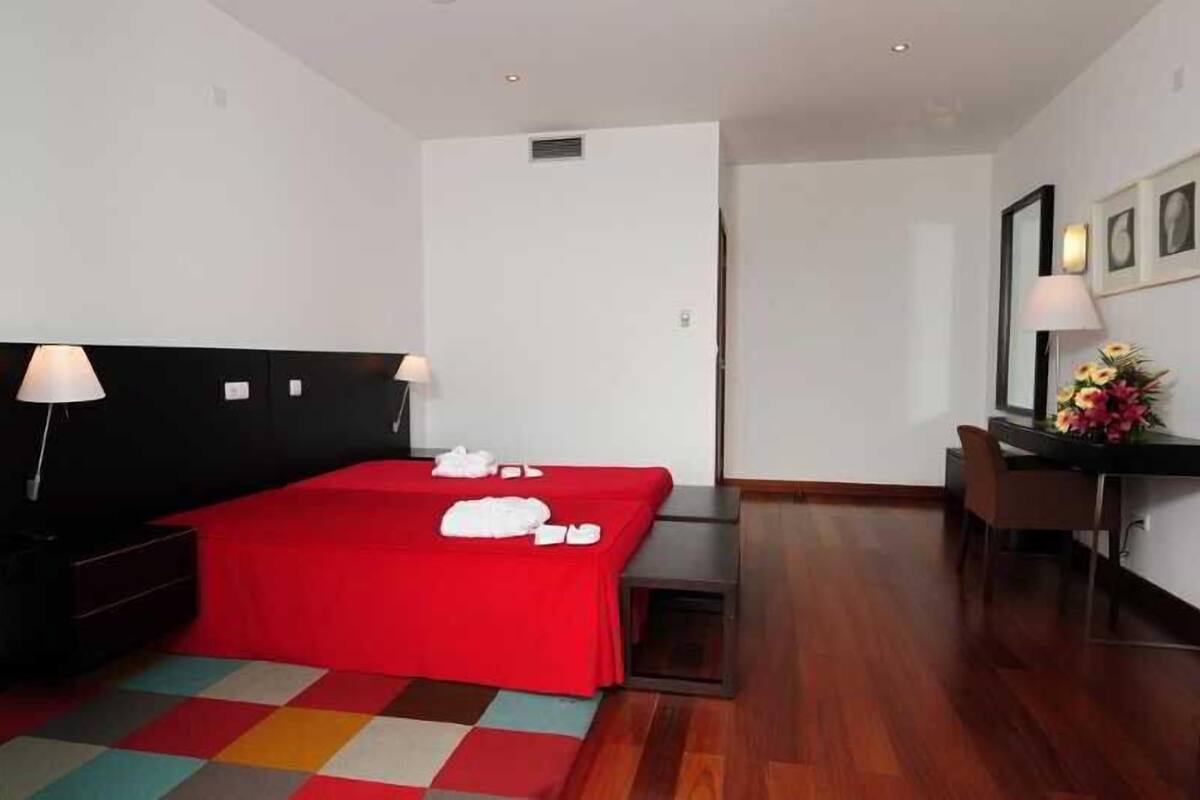 Minibar, Zimmersafe, Schreibtisch, schallisolierte Zimmer