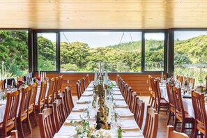 Indoor wedding - Tangiaro Kiwi Retreat (Port Charles)