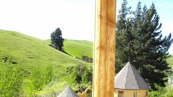 Biệt thự phong cách lãng mạn, nhiều phòng ngủ, quang cảnh thung lũng | Quang cảnh từ phòng