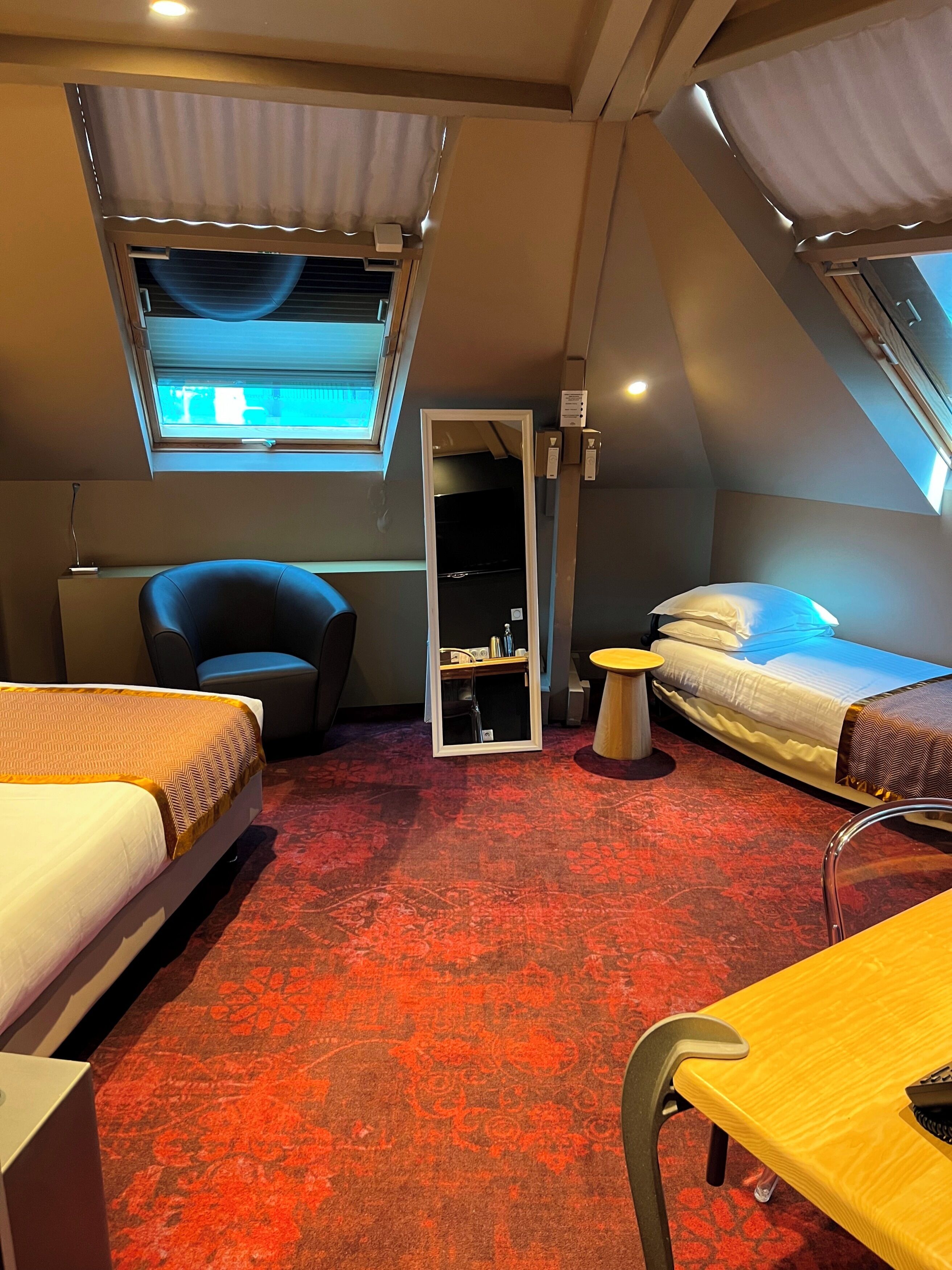 triple room | premium bedding, in-room safe, individually decorated, desk