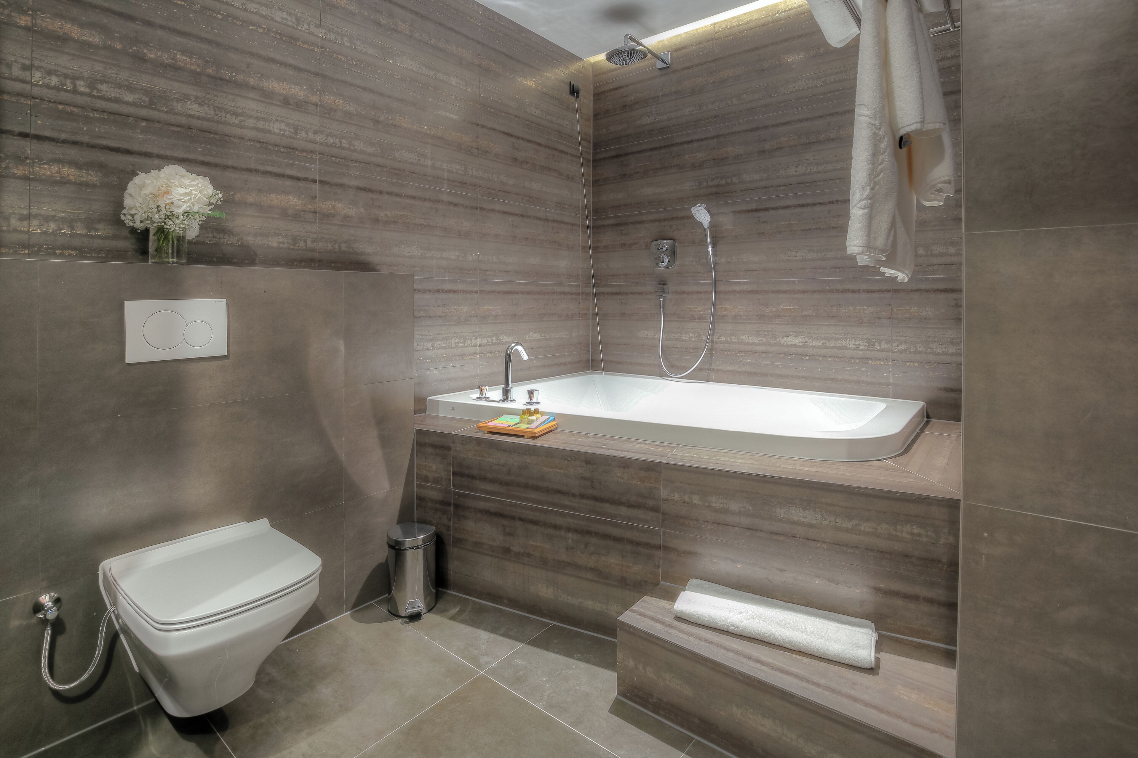 Photo - Emerald Hotel