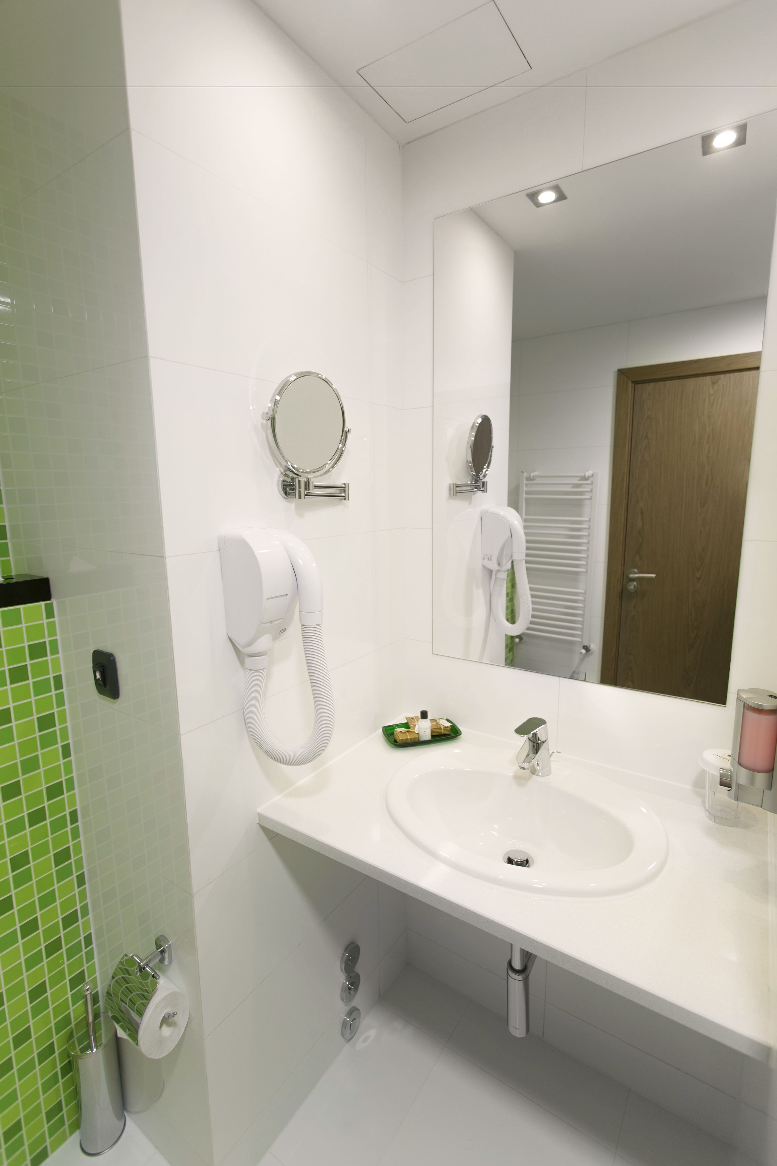 Baño | Artículos de higiene personal de diseño, secador de pelo y albornoces