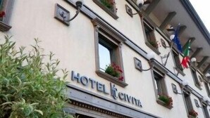 A hotel facade with the name "HOTEL CIVITA" prominently displayed. - Hotel Civita (Atripalda)