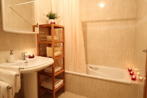 Bathroom - Apartamentos Lido (Benidorm)
