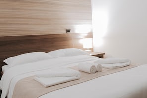 Minibar, in-room safe, iron/ironing board, free WiFi