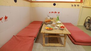 朝食 (郷土料理)、毎日提供 (有料)