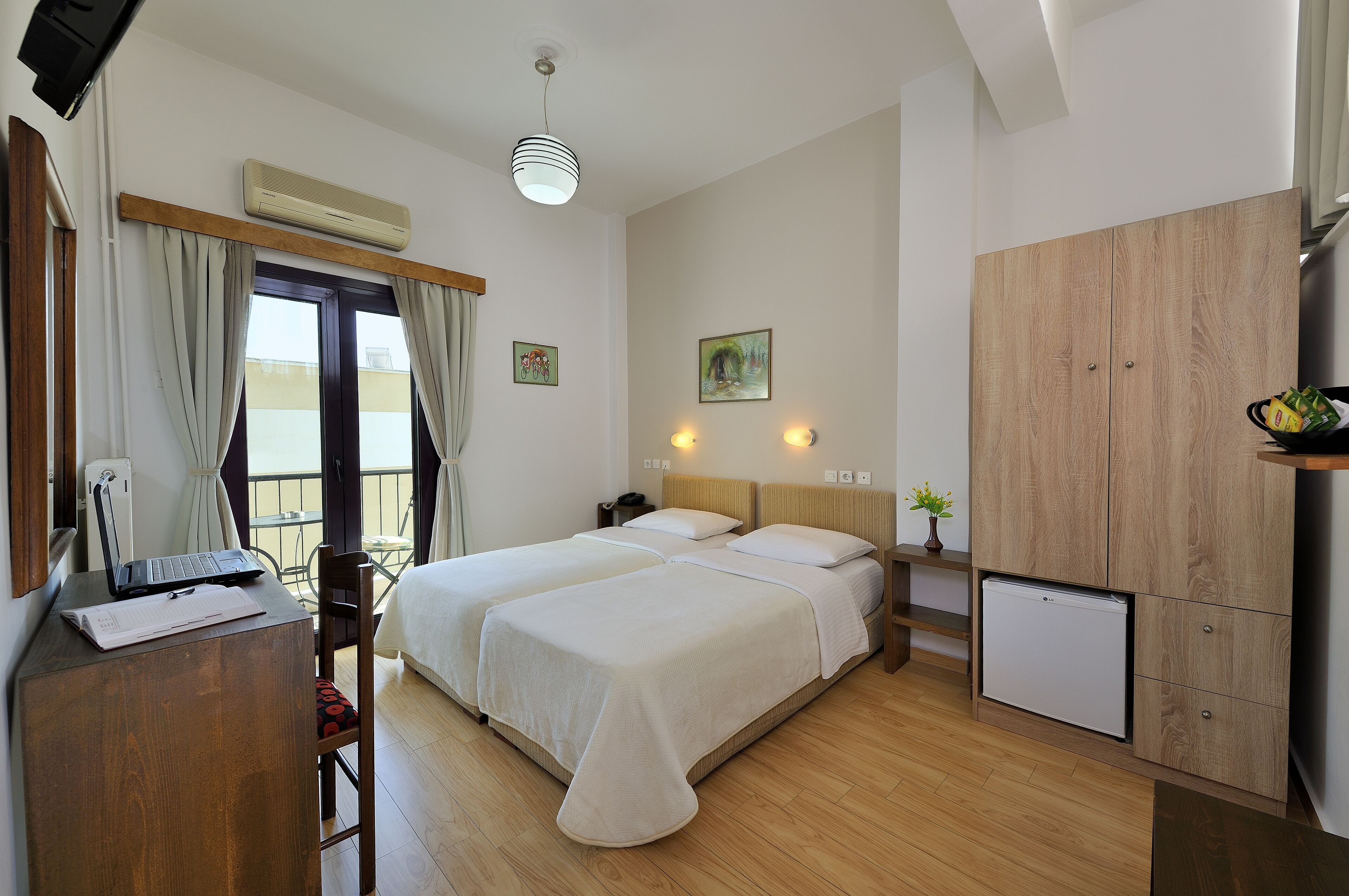 superior double or twin room | 1 bedroom, down duvets, pillow-top beds, in-room safe