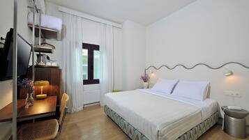 Chambre Standard Double ou avec lits jumeaux | Couette en duvet d'oie, surmatelas, coffres-forts dans les chambres