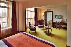Deluxe Double Room | Desk, soundproofing, iron/ironing board, rollaway beds - Hotel Le Clos Rebillotte (Luxeuil-les-Bains)