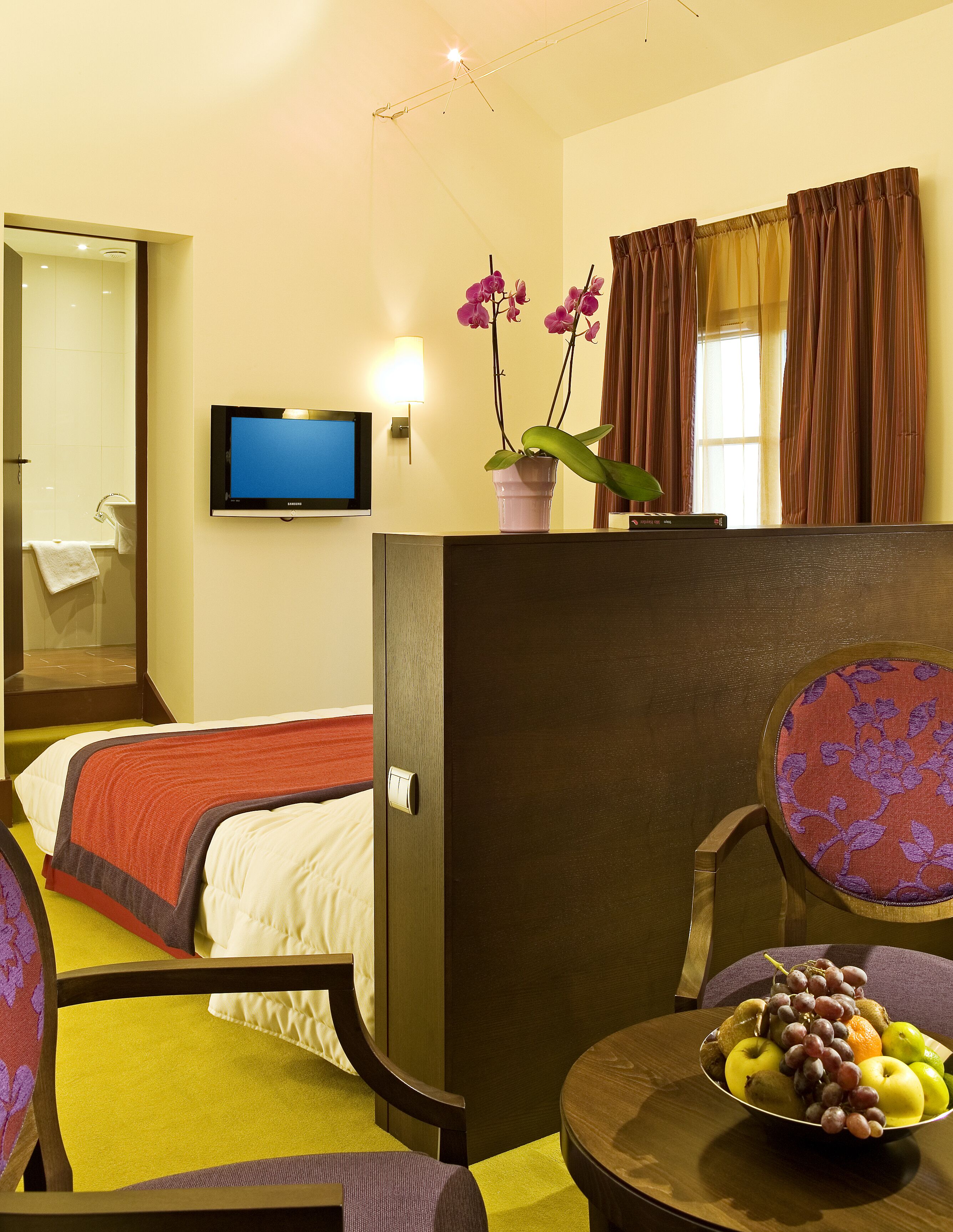 deluxe double room | desk, soundproofing, iron/ironing board, rollaway beds