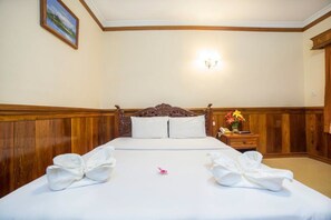 华丽双人房, 1 张特大床 | 高档床上用品、迷你吧、熨斗/熨板、折叠床/加床（额外收费）